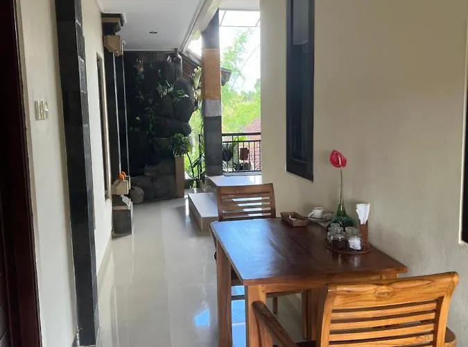 Oes House Privatunterkunft *